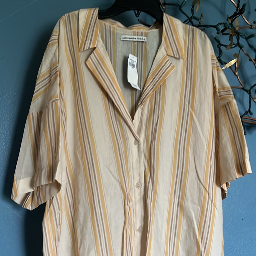 Shirt - Picture 3 of 3